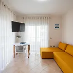 Апартаменты E&e - Seaside Escape Влёра