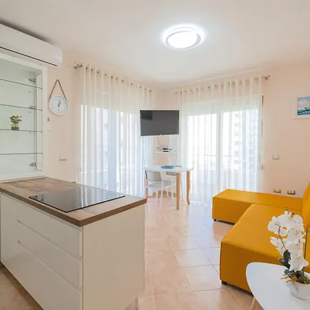 E&e - Seaside Escape Apartment