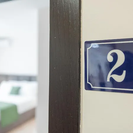 E&e - Seaside Escape