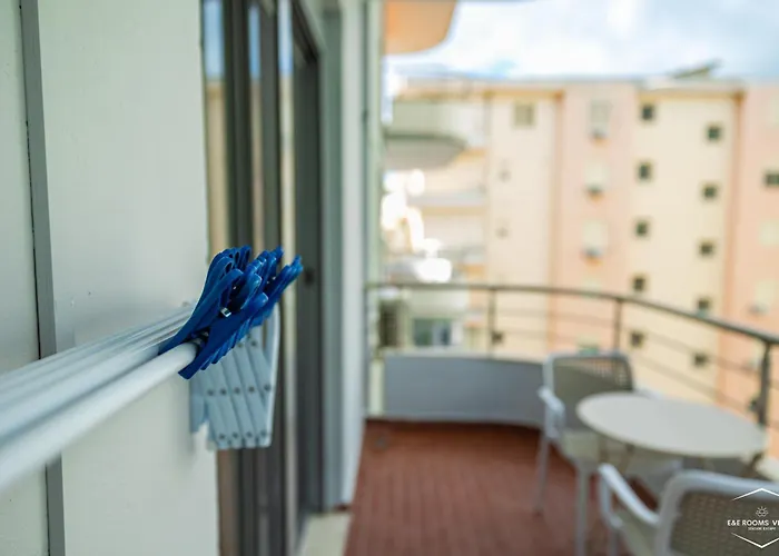 E&e - Seaside Escape